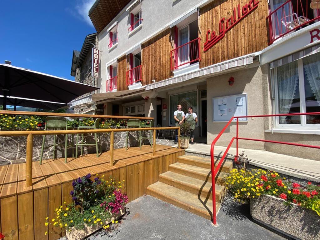 Hotel Restaurant Le Grillon Chambon-sur-Lac Eksteriør billede